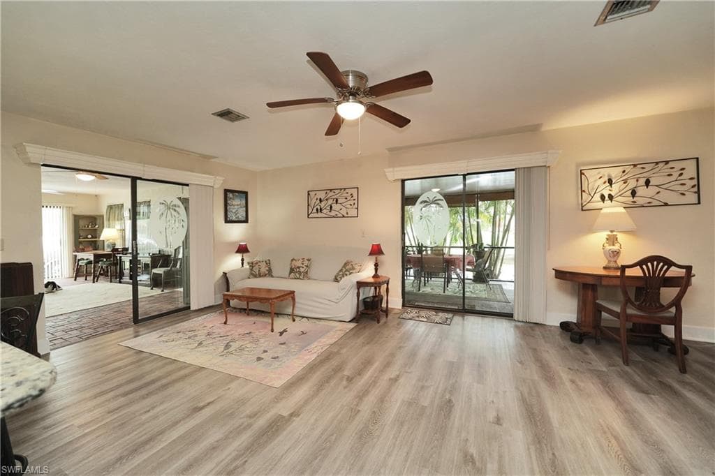 7228 Reymoor DR-15
