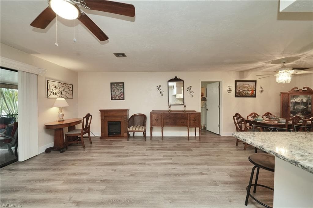 7228 Reymoor DR-21