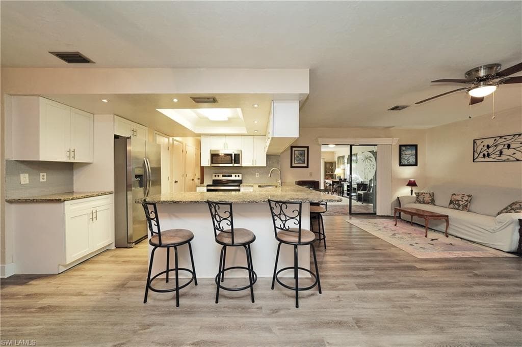 7228 Reymoor DR-19