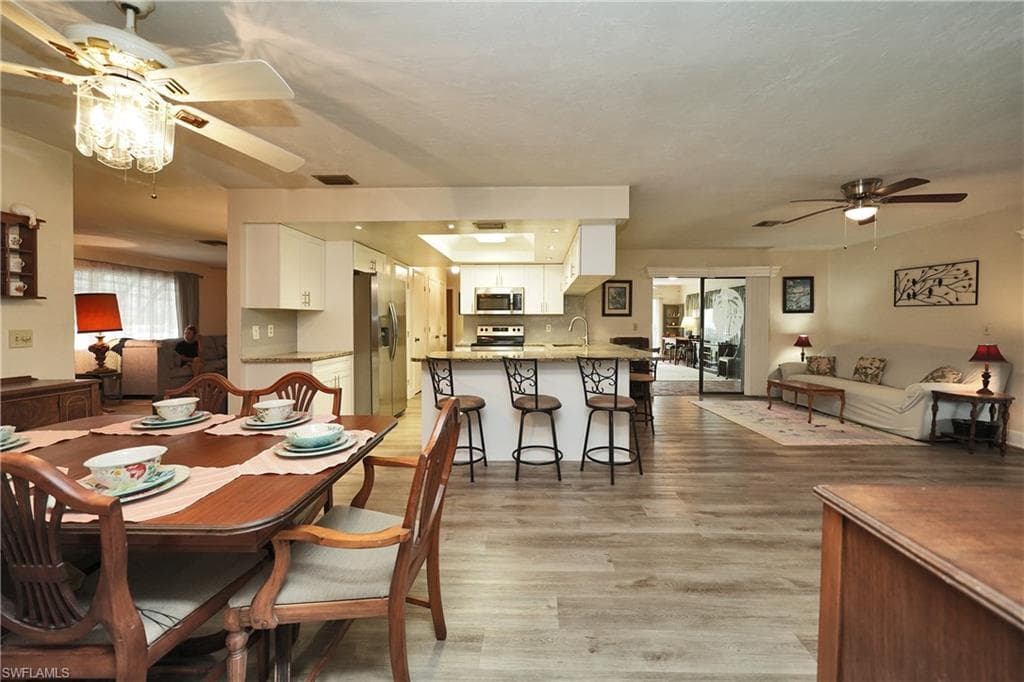 7228 Reymoor DR-23