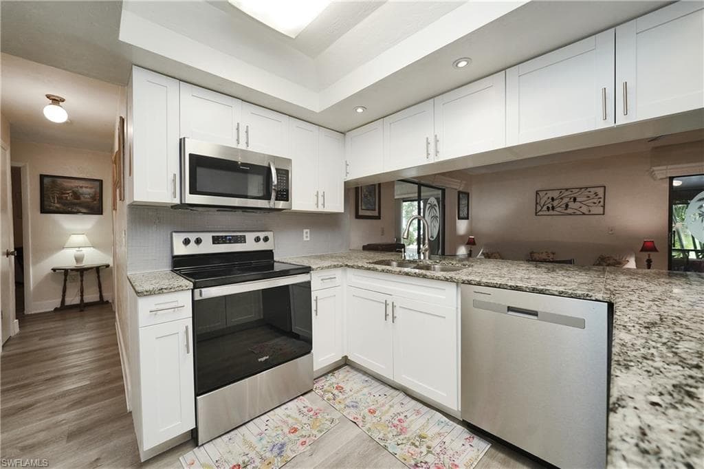 7228 Reymoor DR-17