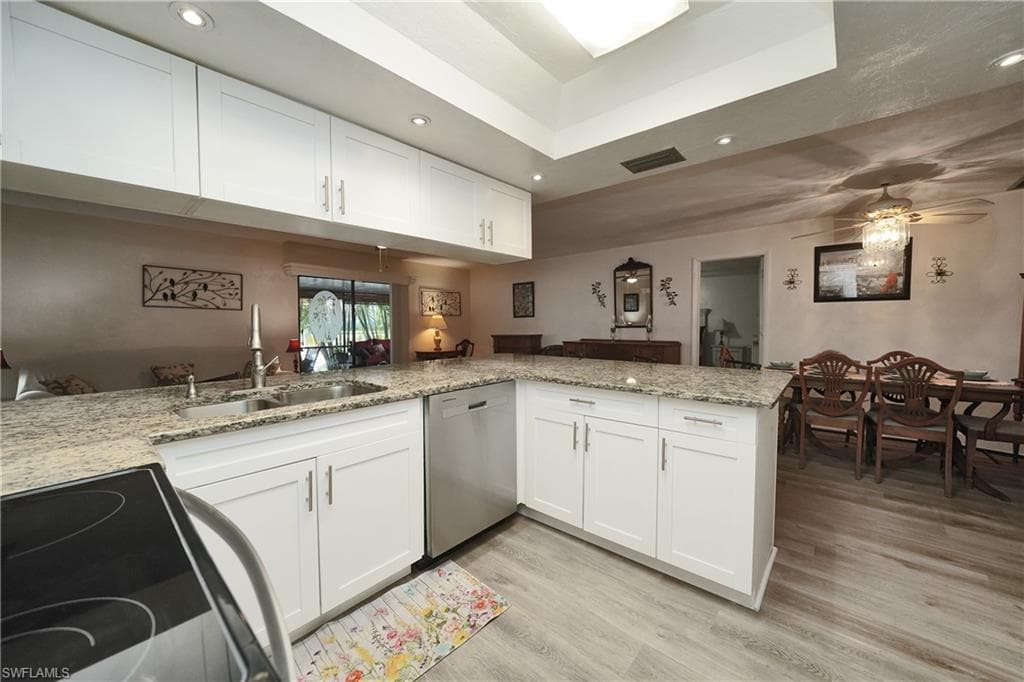 7228 Reymoor DR-18