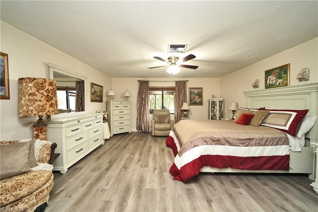 7228 Reymoor DR-30