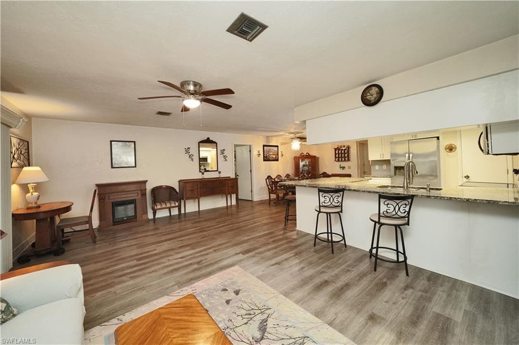 7228 Reymoor DR-20
