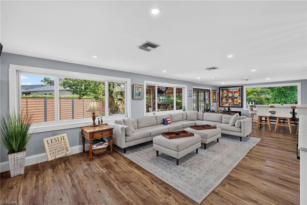 625 Sunnyside CT-6