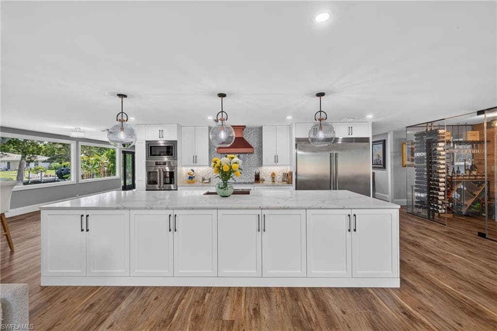 625 Sunnyside CT-1