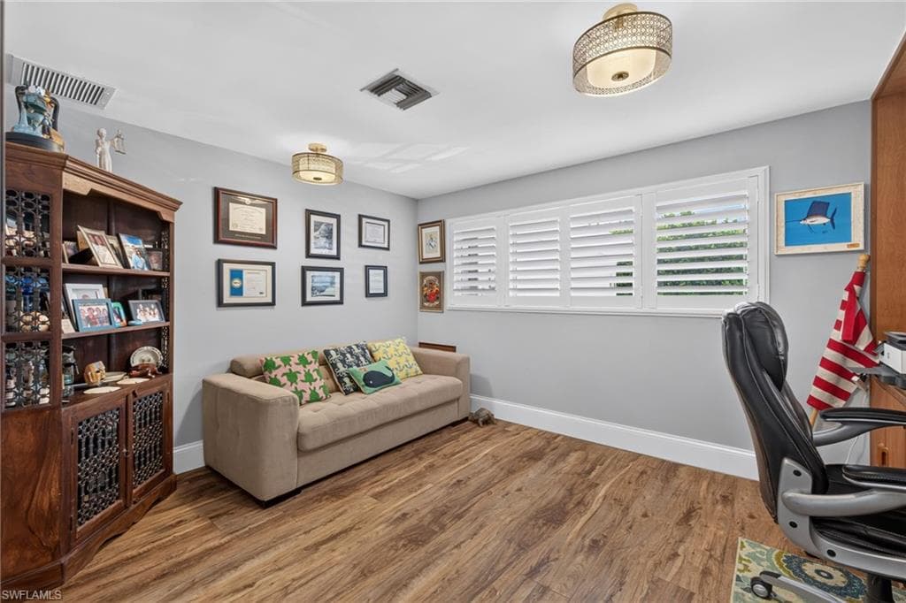 625 Sunnyside CT-33