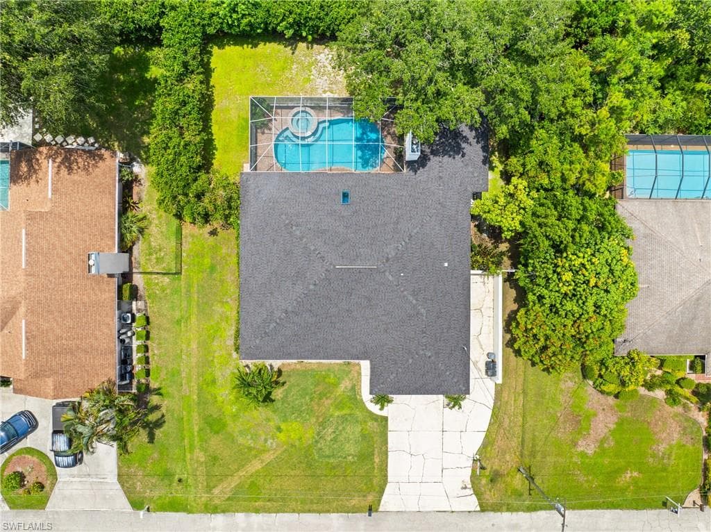 6872 Fairview ST-41