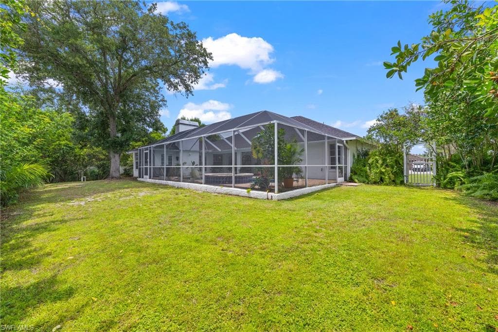 6872 Fairview ST-35