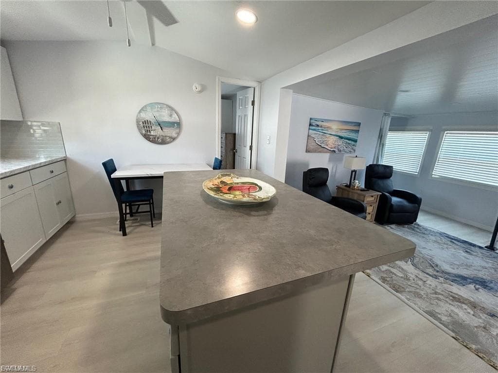 16270 Lapwing LN-4