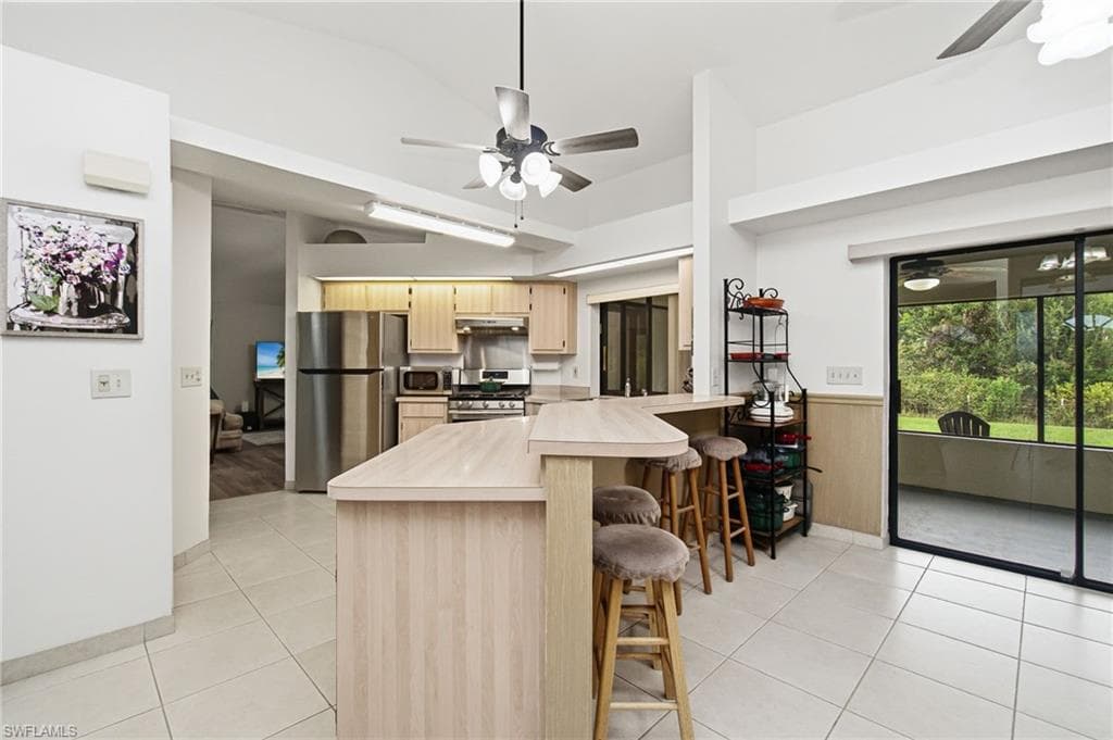 11365 Rabun Gap DR-24