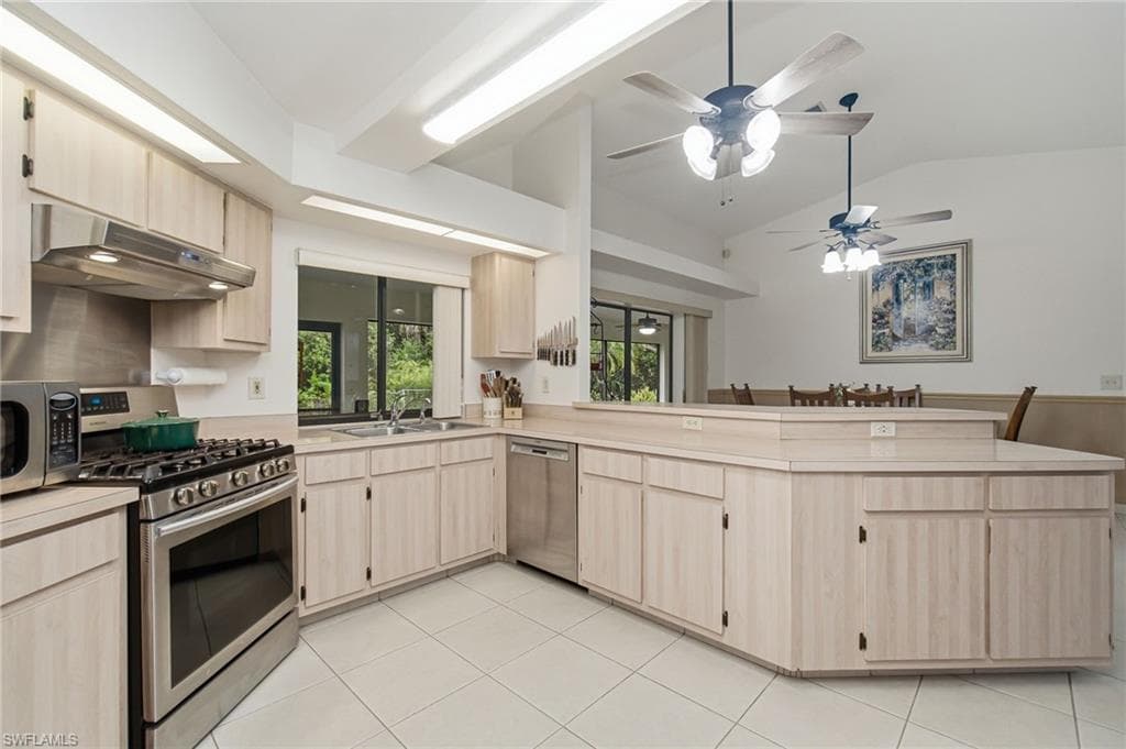 11365 Rabun Gap DR-4