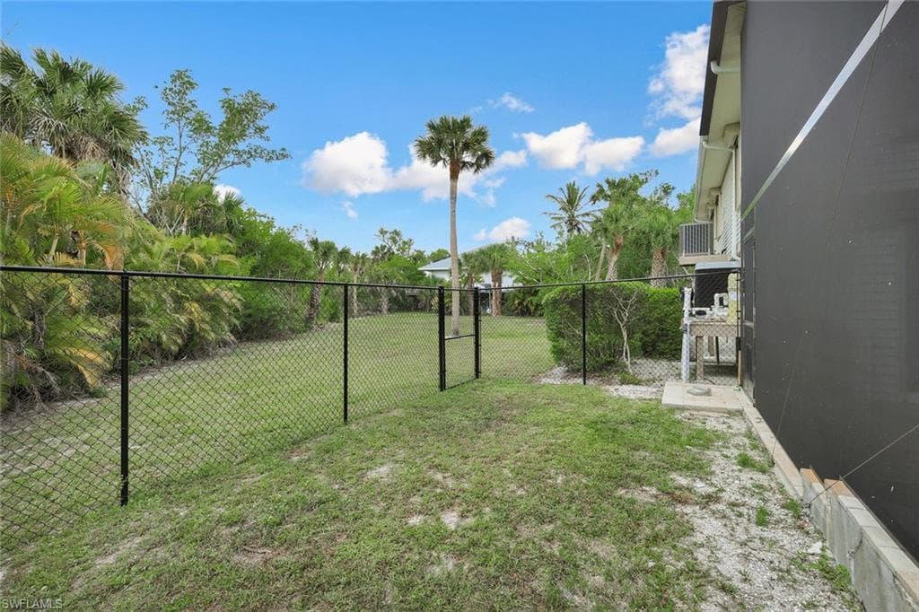 2130 Sunset CIR-34
