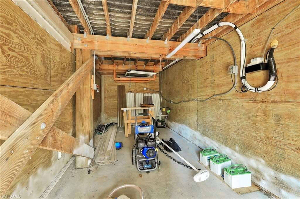 2130 Sunset CIR-29