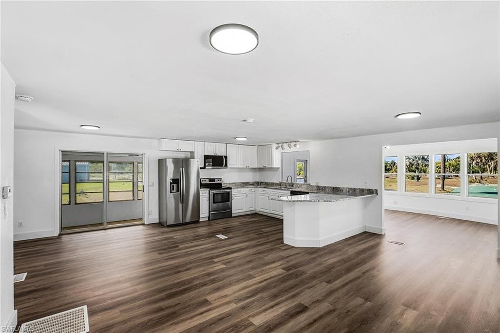 13651 Grackle DR-11