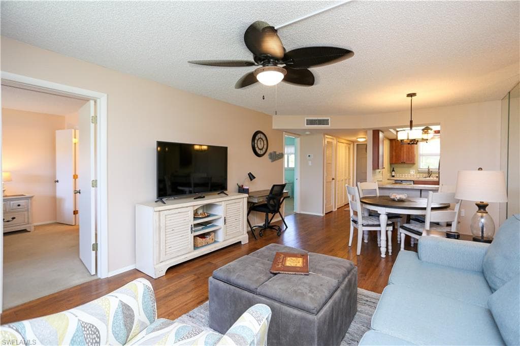 300 Forest Lakes BLVD 202-1