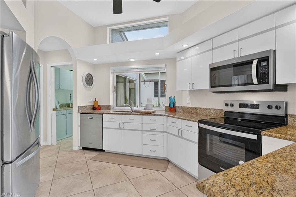 11931 King James CT-16