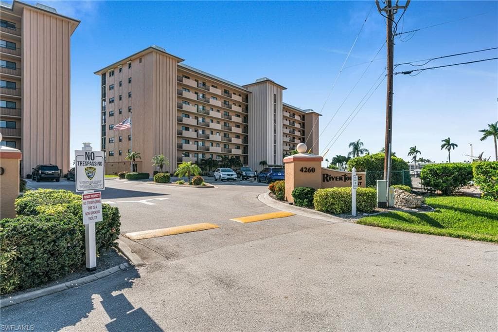 4260 SE 20th PL 401-5