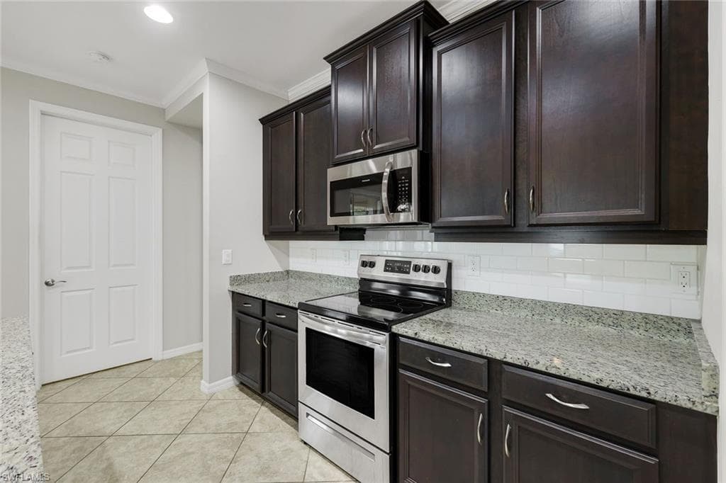 2899 Sunset Pointe CIR-15