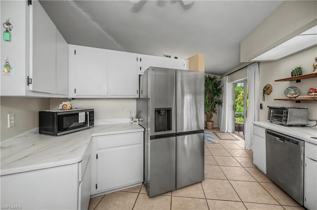 5831 Samoa DR-28