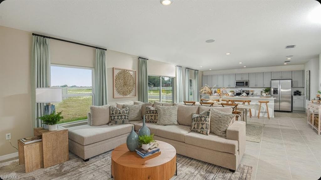 6786 Equinox LN-6