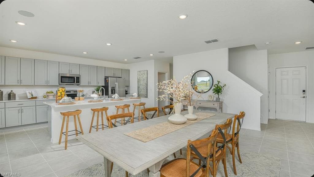6786 Equinox LN-7