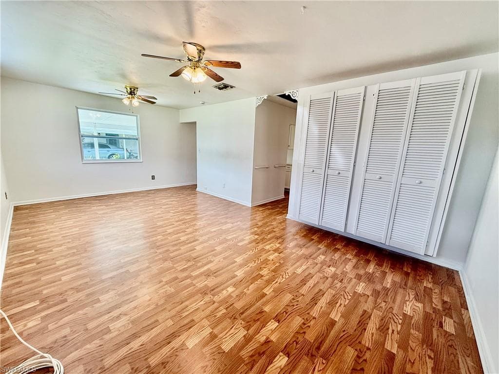 36 Heath Aster LN-7