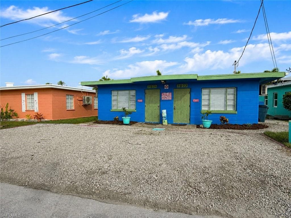 2623 2nd ST-18