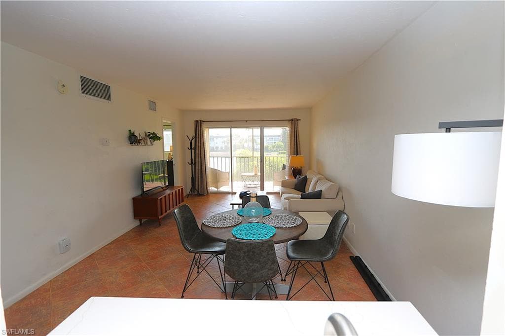 1004 Manatee RD H202-6