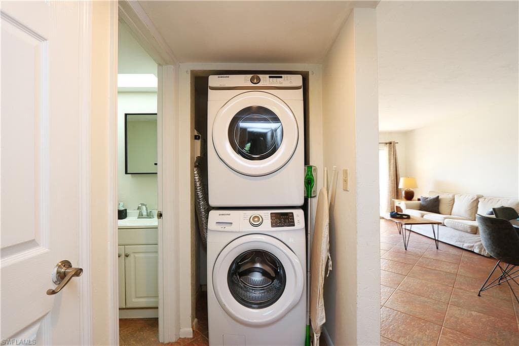 1004 Manatee RD H202-15