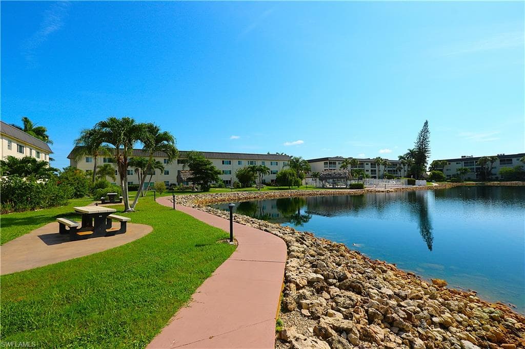 1004 Manatee RD H202-19