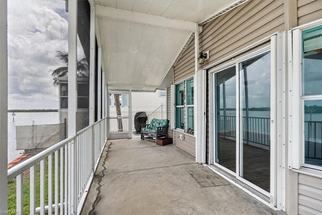 43 Emily LN-30