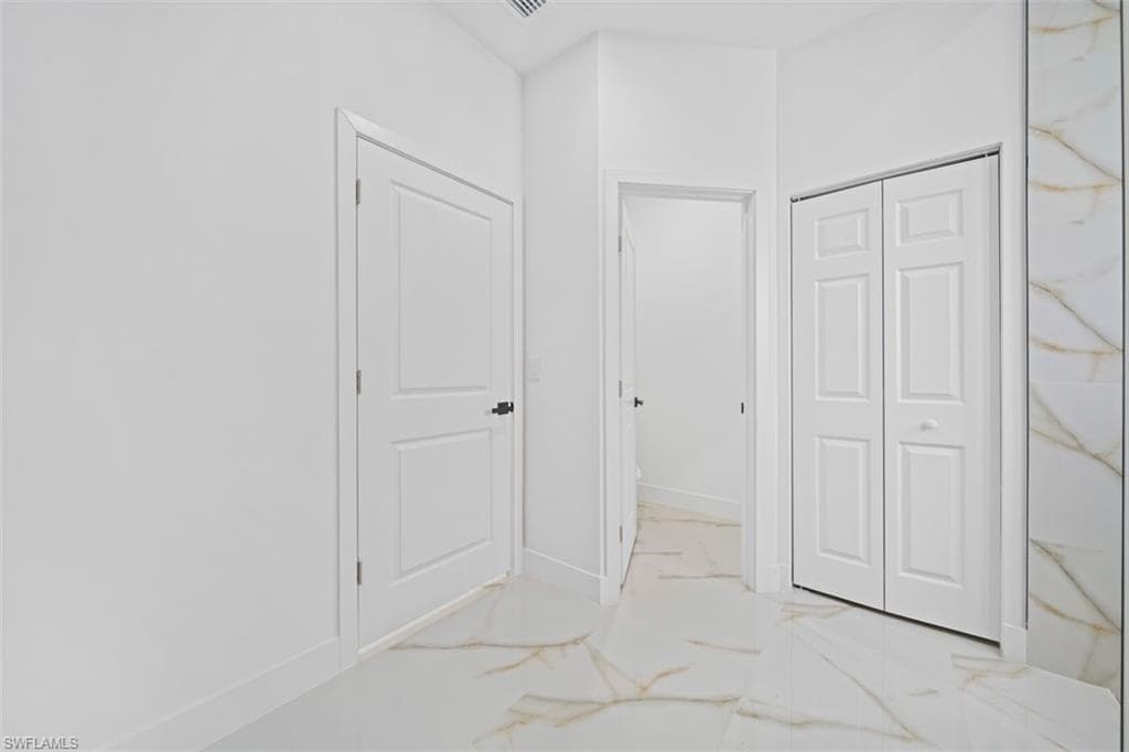 1110 Rush AVE-27