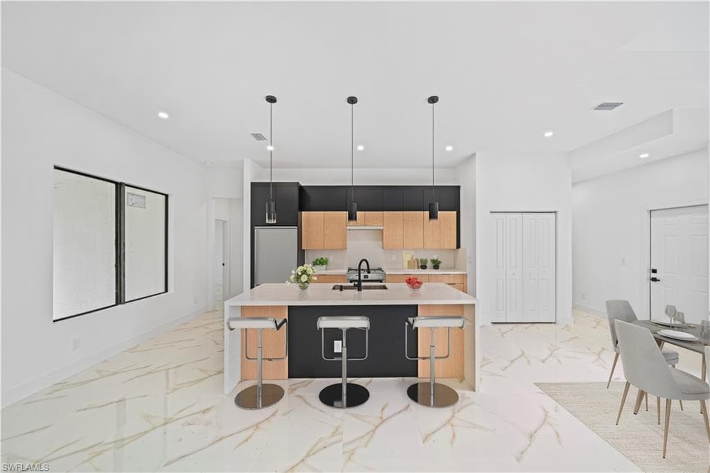 1110 Rush AVE-6