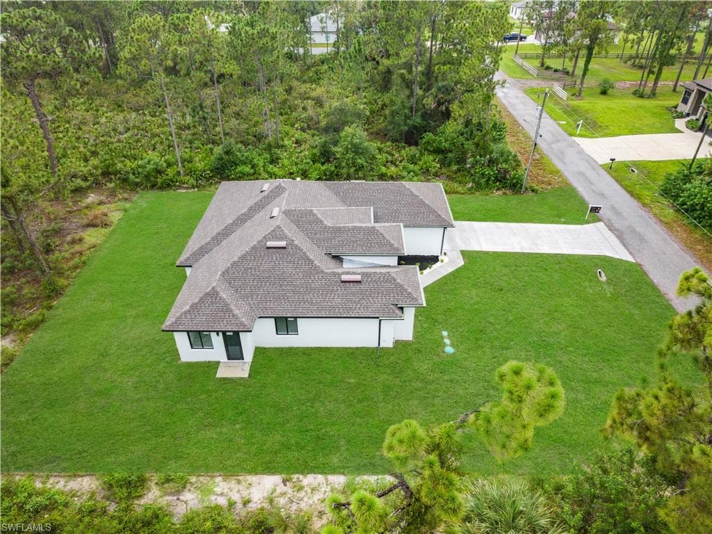 1110 Rush AVE-42