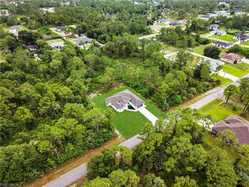 1110 Rush AVE-43