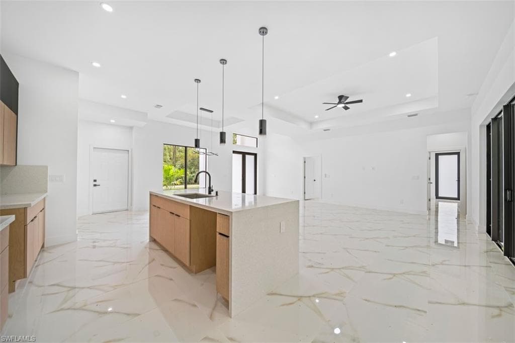 1110 Rush AVE-12