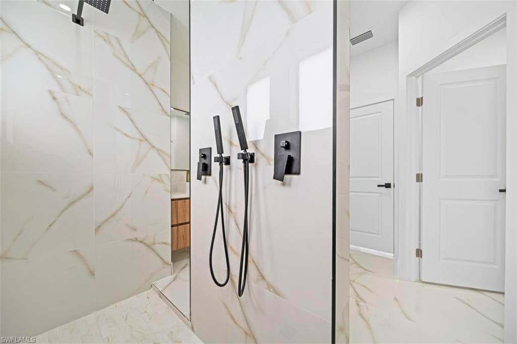 1110 Rush AVE-26
