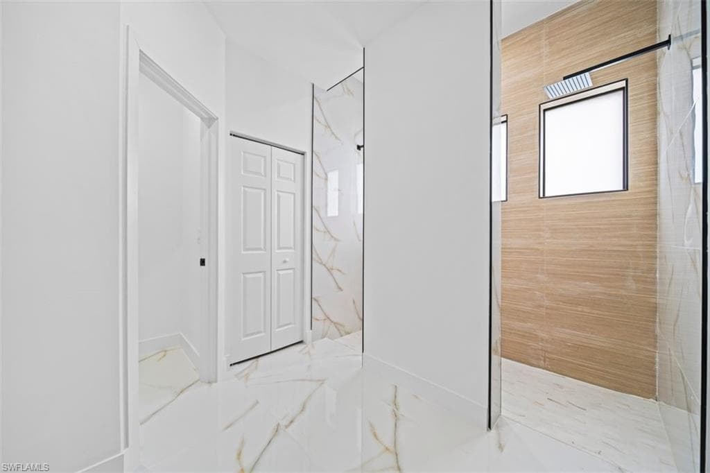 1110 Rush AVE-28