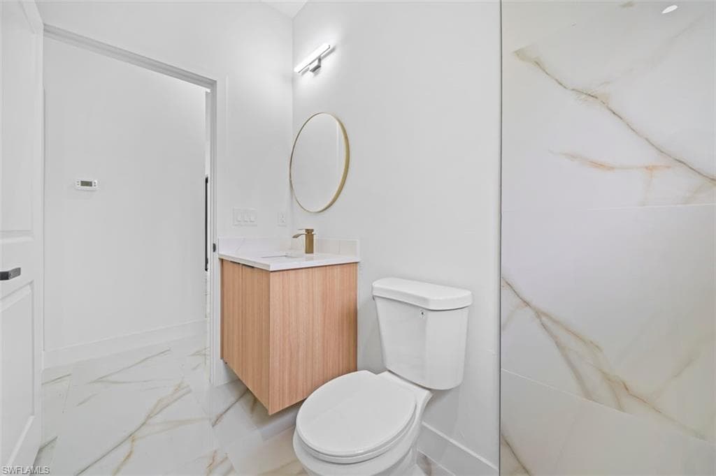 1110 Rush AVE-34