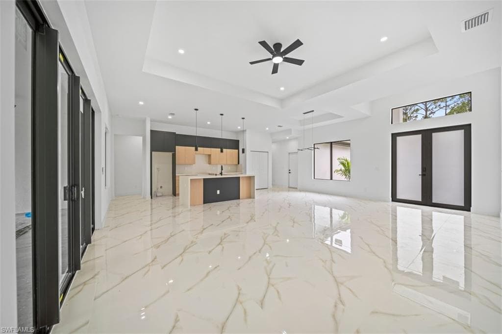 1110 Rush AVE-14