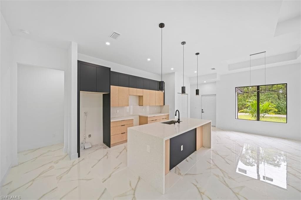 1110 Rush AVE-11
