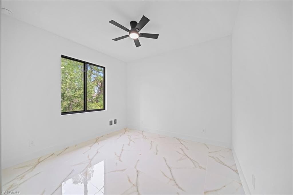 1110 Rush AVE-31