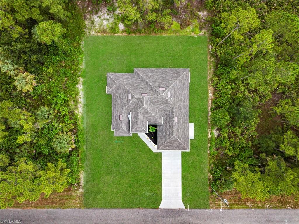 1110 Rush AVE-39