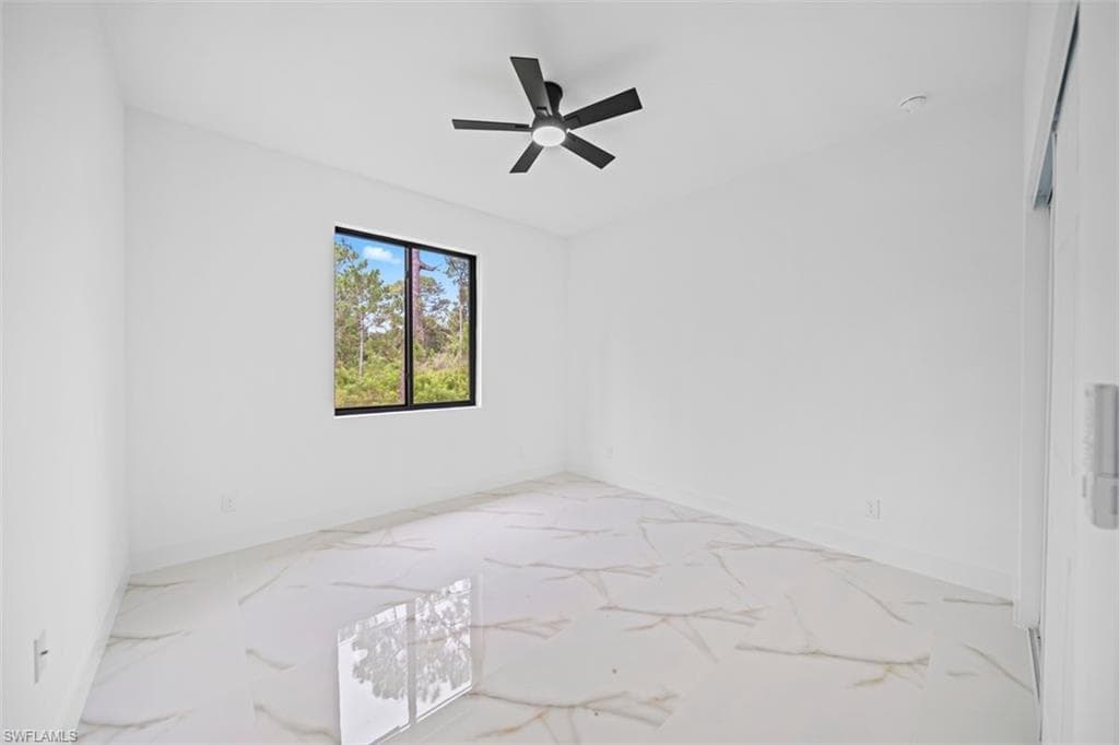 1110 Rush AVE-29