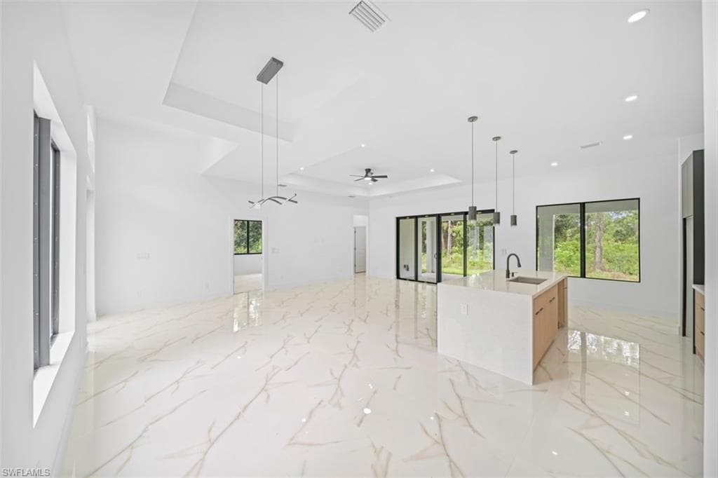 1110 Rush AVE-8