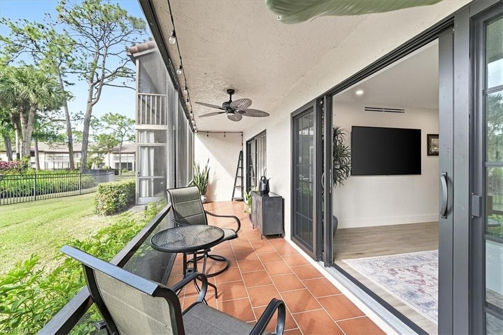 3219 Horse Carriage WAY 3-30