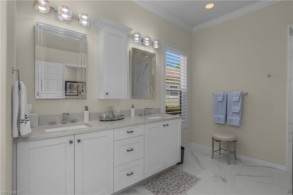 6099 Fairway CT-22