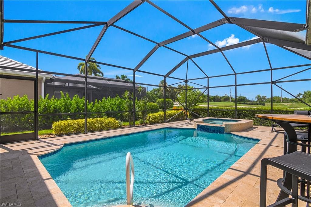 6099 Fairway CT-32