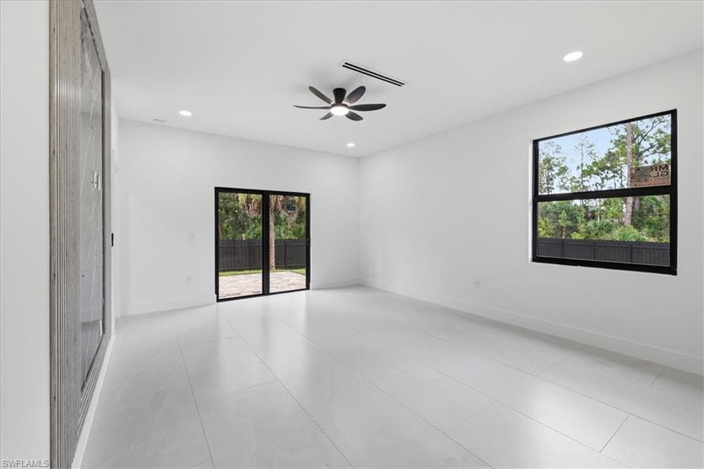 1151 Rachel ST E-22